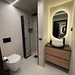 Luxe Two-bedroom アパート